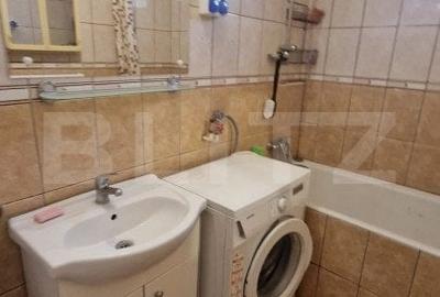 Apartament cu 2 camere, 48 mp, decomandat, cu centrala, zona Stupini