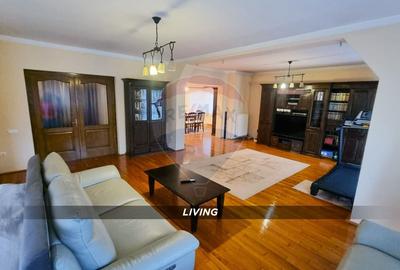 Casă cu 10 camere cu Teren 1400 Mp în Independenței - 16