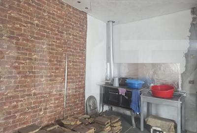Casă cu 2 camere cu Teren 1356 Mp în Lemnia