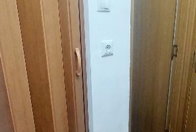 Proprietar, vând garsoniera 33 m  Univ.Constantin Brâncoveanu. Negru   Voda - 6