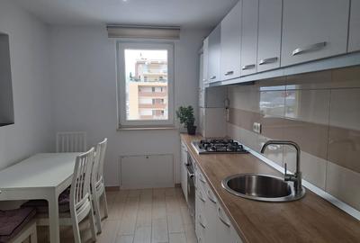 Apartament cu 2 camere decomandat în Tractorul - 6