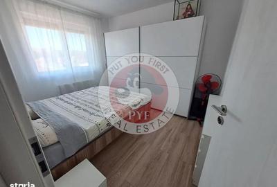 Apartament cu 3 camere semidecomandat în Roșu