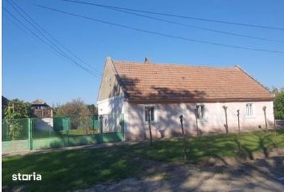 Casă cu 2 camere cu Teren 1386 Mp în Central