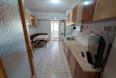 Apartament decomandat Banca Nationala etaj 1, bloc 1992 - 3