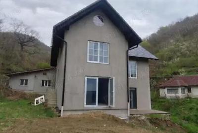 Casă cu 3 camere în Șimleu Silvaniei - 7