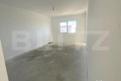 Casă cu 7 camere cu Teren 1500 Mp în Central