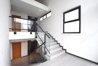 Spațiu comercial, de 90 mp, în Central - 1