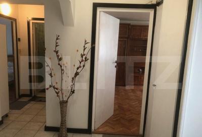 Apartament de inchiriat, cu 3 camere, 62 mp, zona MIcro 16 - 1