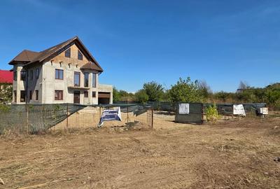 Casă cu 3 camere cu Teren 881 Mp în 1 Decembrie - 3
