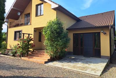 VILA IN REGIM DE INALTIME PARTER SI ETAJ ULTRAFINISATA PE 19 ARI TEREN