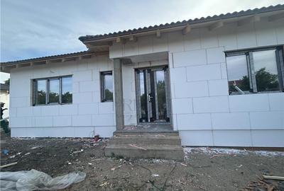 Casă individuală cu 4 camere cu Canalizare în Utvin - 2
