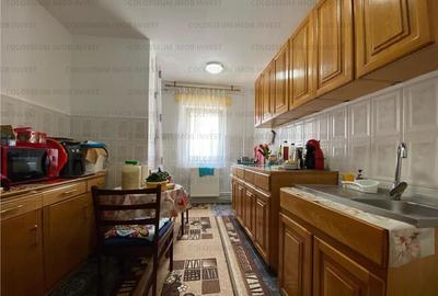 Apartament 4 camere decomandat-Zona Tractorul Apartament 4 camere decomandat-Zona Tractorul - 4