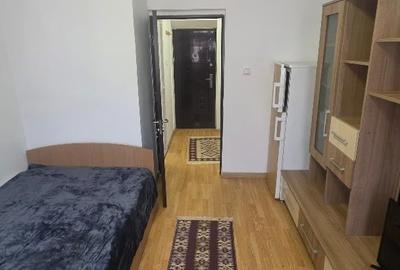 Garsonieră semidecomandată în CET - 3