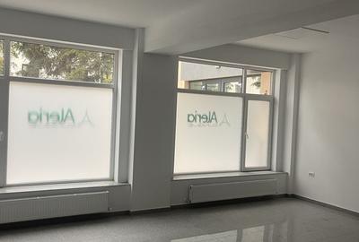Spațiu comercial, de 43 mp, în Central - 6