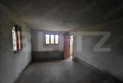 Casa + Teren 4.300 mp, Gheboieni la doar 15 km de Targovi?te - 3