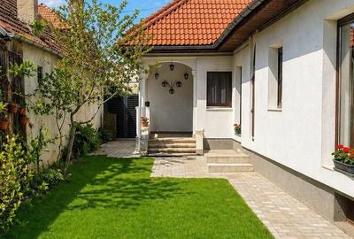 Casă cu 4 camere în Central - 1