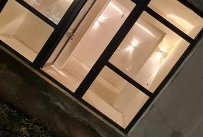 De Inchiriat Spatu ?coala 5 - 2