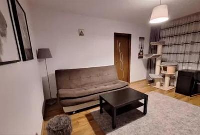 Apartament cu 3 camere semidecomandat, mobilat în Vest