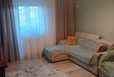 Apartament cu 2 camere decomandat, mobilat în Central