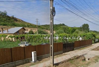 Teren de 3000 mp, în Hotarele - 3