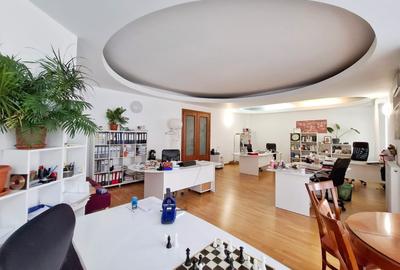 Apartament cu 4 camere decomandat în Primăverii