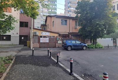 Casă cu 3 camere în 16 Februarie - 2