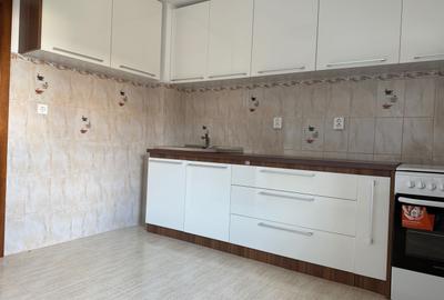 Apartament cu 3 camere decomandat în Central - 2