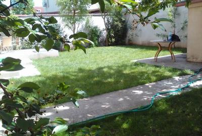 Casă cu 4 camere cu Teren 330 Mp în Central