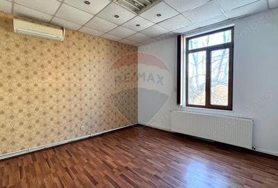 Casă cu 18 camere cu Teren 388 Mp în Peninsula - 1