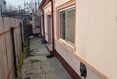 Casă cu 3 camere în Central - 1
