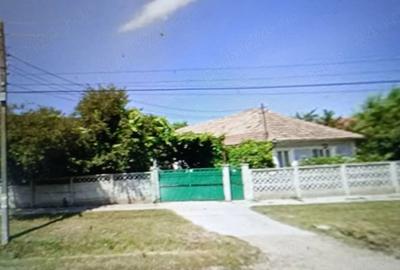 Casă cu 3 camere cu Teren 3700 Mp în Șimian