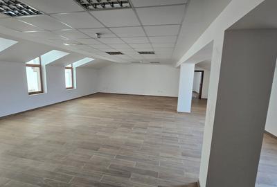 Casă cu 11 camere cu Canalizare în Ultracentral - 40