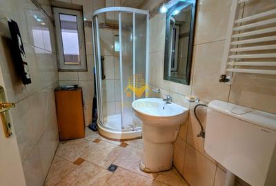 Casă individuală cu 6 camere cu Canalizare în Andrei Mureșanu - 50