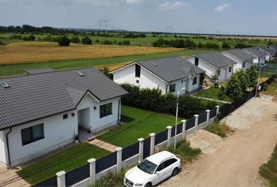 Casă cu 4 camere în Săbăreni - 7