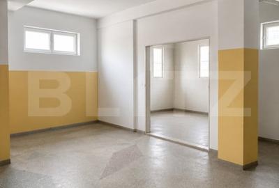 Spațiu comercial, de 95 mp, în Central - 3