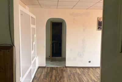 Apartament cu 3 camere semidecomandat în Giurgiului - 8
