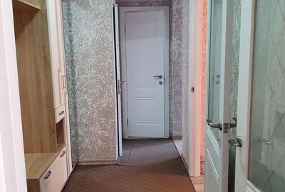 Apartament cu 2 camere decomandat în Tei