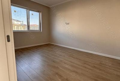 Casă cu Teren 490 Mp în Central - 2