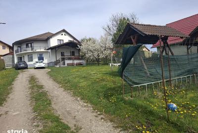 Casă cu 6 camere cu Teren 994 Mp în Central - 1