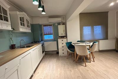 Apartament cu 3 camere decomandat, mobilat în Poarta 6 - 3
