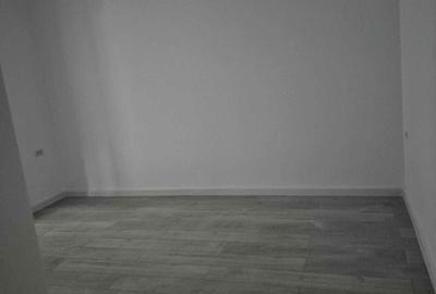 Apartament cu 3 camere semidecomandat în Titan - 4