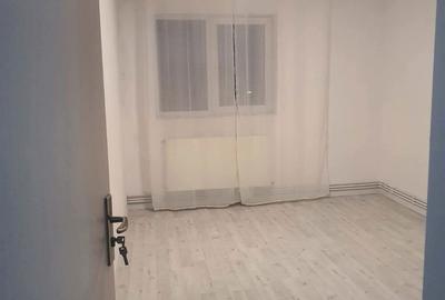 Garsoniera de vanzare, disponibila - 1