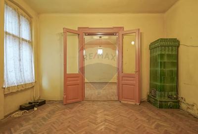 Vila pe str Alexandru Ioan Cuza, 10 camere, S + P + E, teren 282 mp - 19