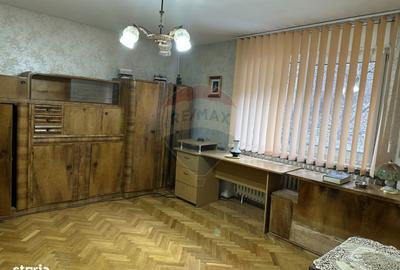 Apartament cu 4 camere, mobilat în Central - 12