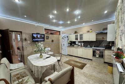 Vila de vanzare, cu 9 camere, 360 mp, zona Ora?tie - 20