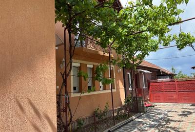 Casă cu 6 camere cu Teren 2700 Mp în Bocsig - 1