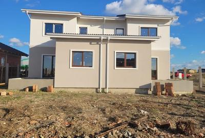 Duplex cu 4 camere cu Teren 259 Mp în Moșnița Nouă - 1
