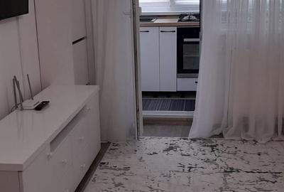 Garsonieră decomandată în Central - 7