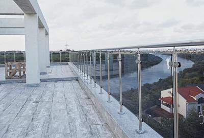 Penthouse cu 4 camere decomandat în Mamaia-Sat