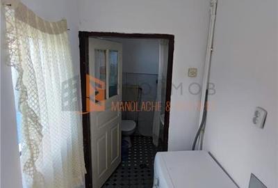 Casă individuală cu 7 camere cu Canalizare în 1 Decembrie - 9